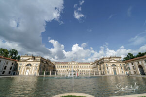 Villa Reale di Monza, vista frontale con fontana in primo piano